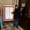 03 Gianluca Minasi, pronipote di Tito Gobbi all'ingresso del teatro La Fenice